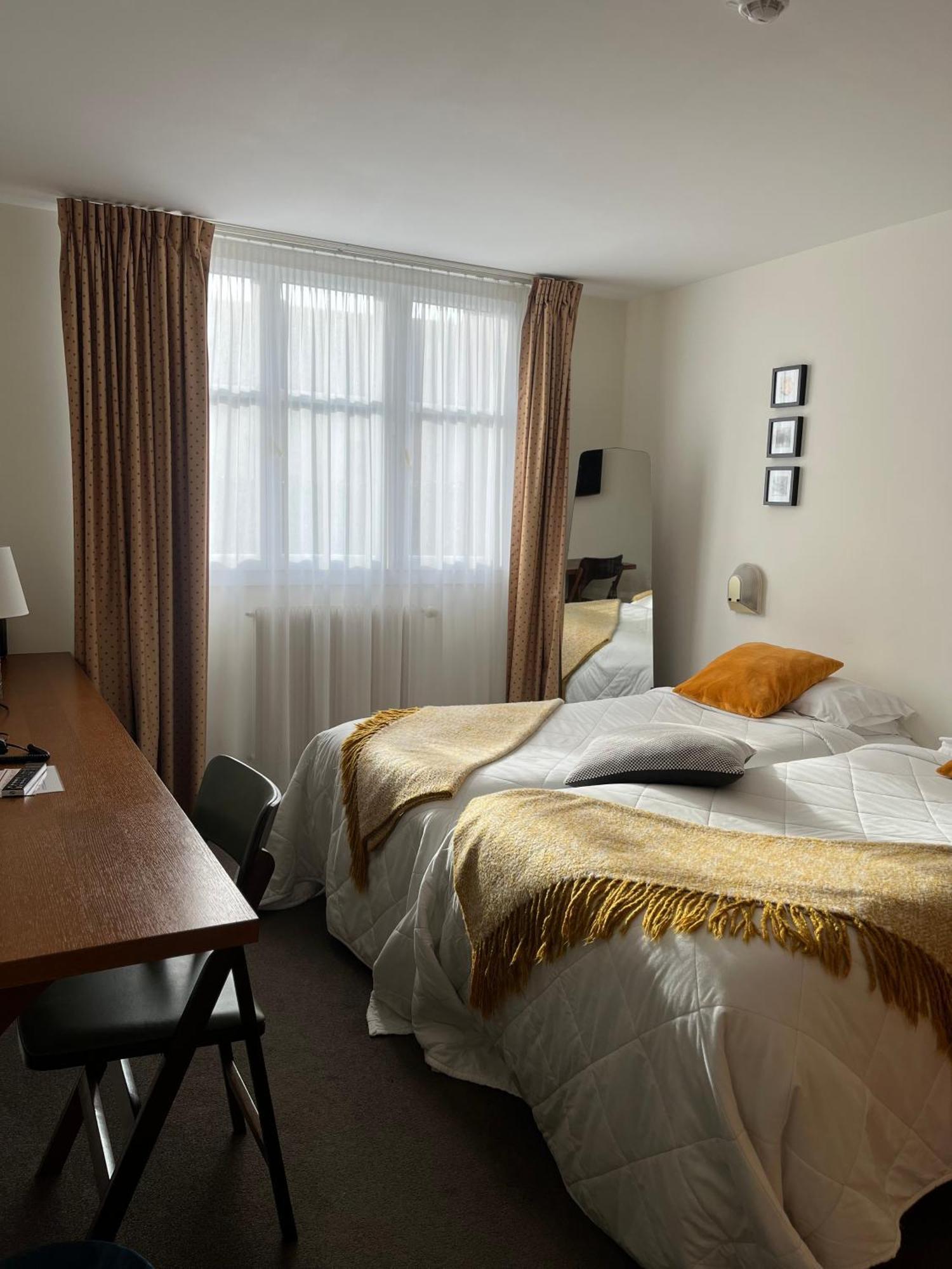 Le Temeraire Hotel Charolles Exterior photo